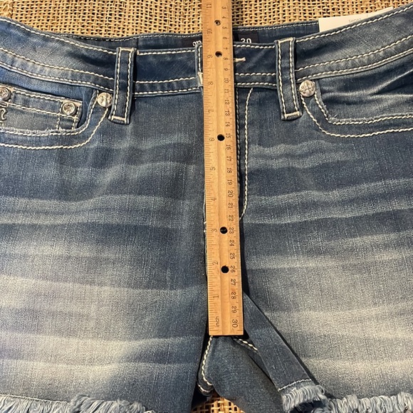 Miss Me Mid-Rise American Angel Denim Shorts Size 30, NWT - Picture 14 of 15